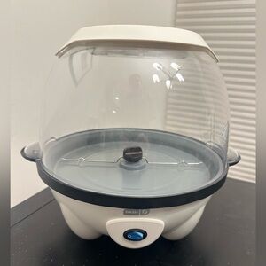 New Dash 4.5qt Stirring Electric Popcorn Maker, 18 Cups